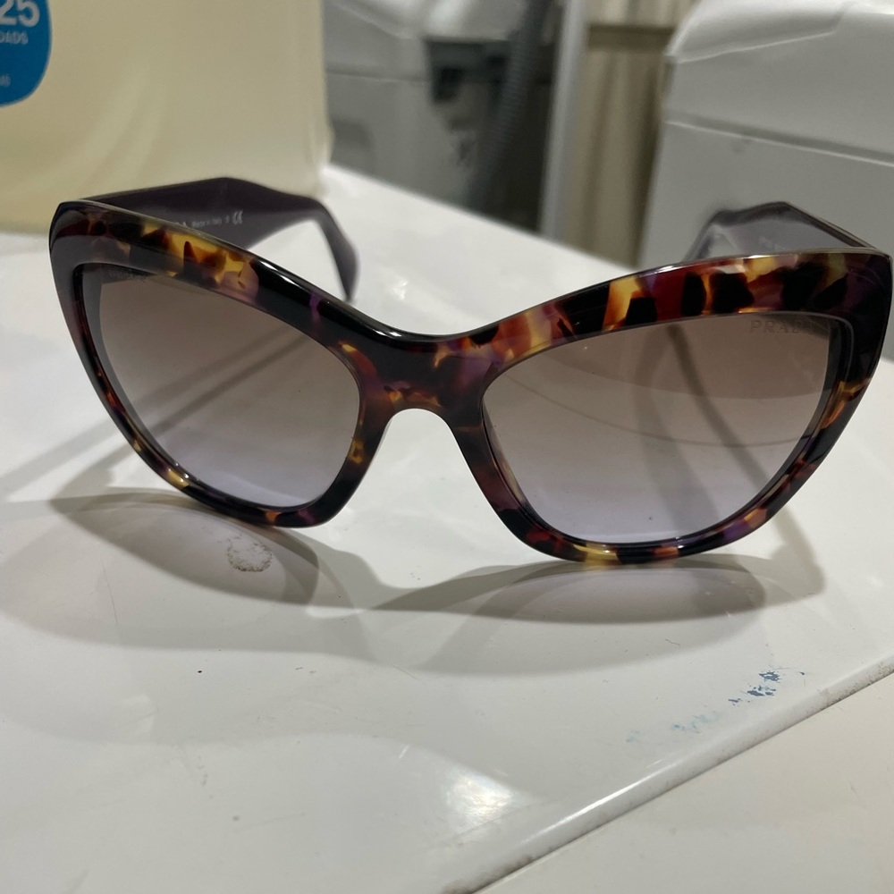 Prada Tortoiseshell Cat-Eye Sunglasses with Gradient Brown-Gray Lenses